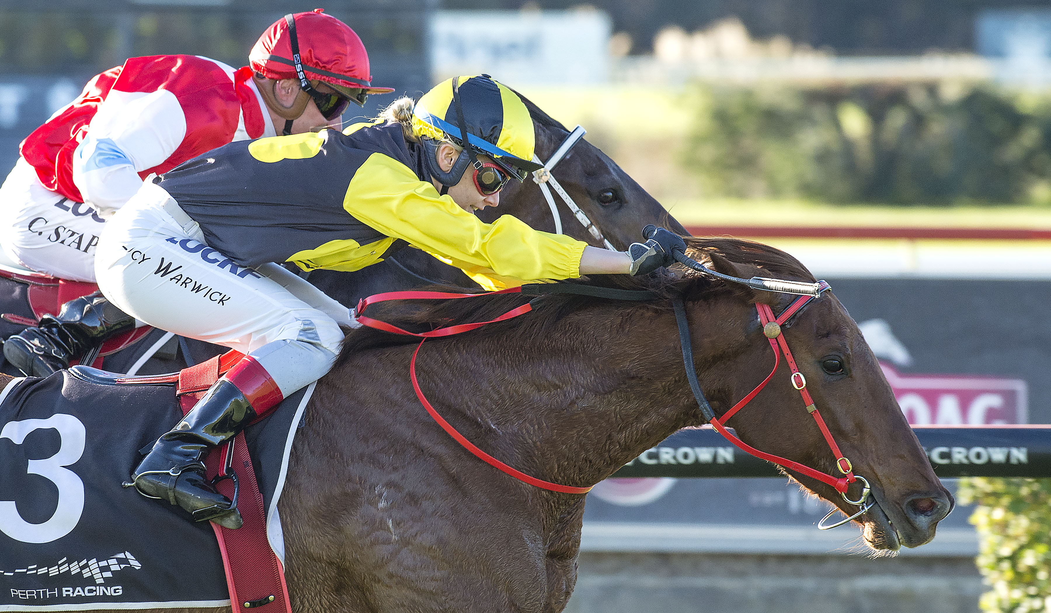 Material Man wins the Hyperion Stakes